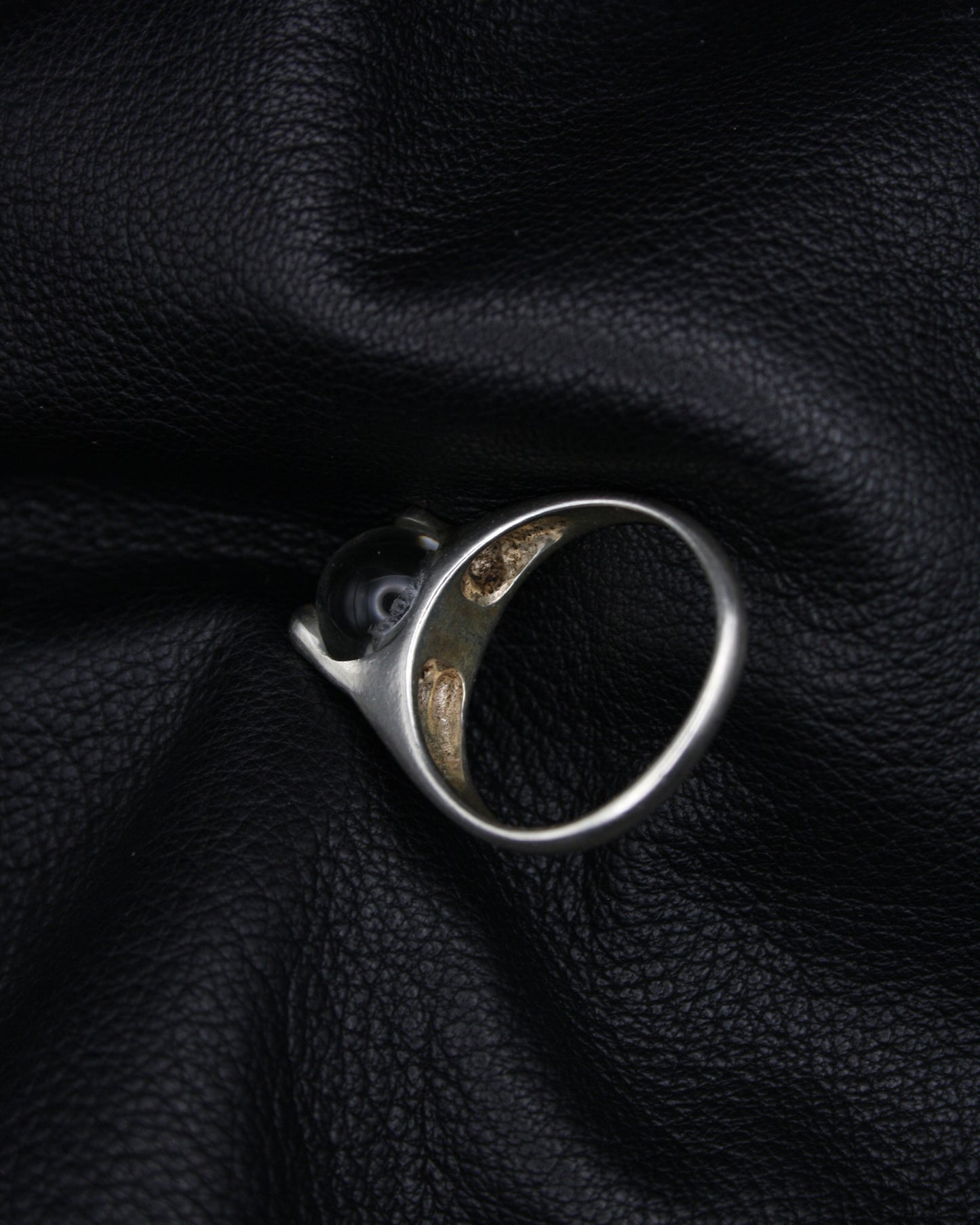 GLASS SPHERE SILVER RING