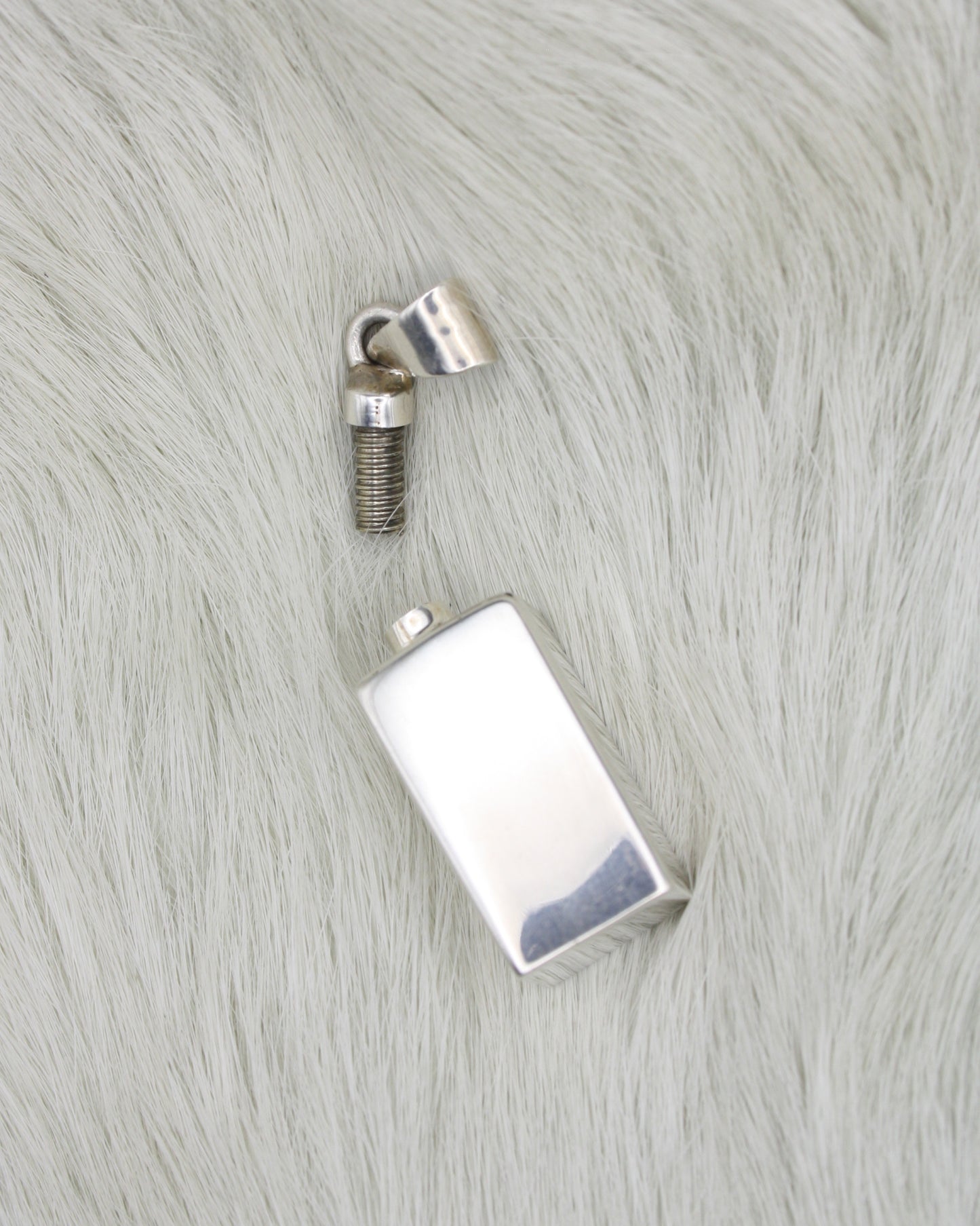 PRISM SILVER PLEATED PERFUME BOTTLE PENDANT