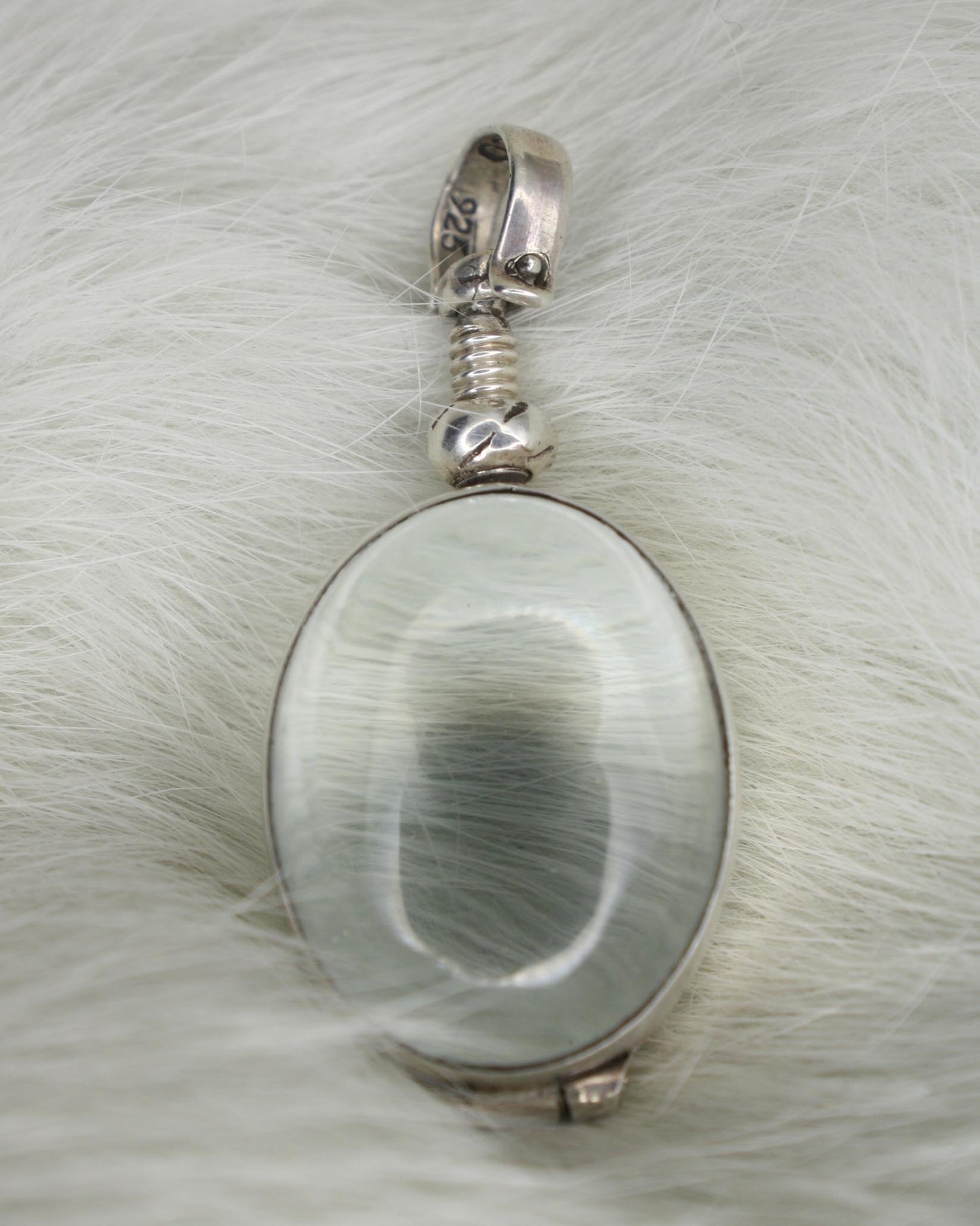 OVAL GLASS LOCKET PENDANT