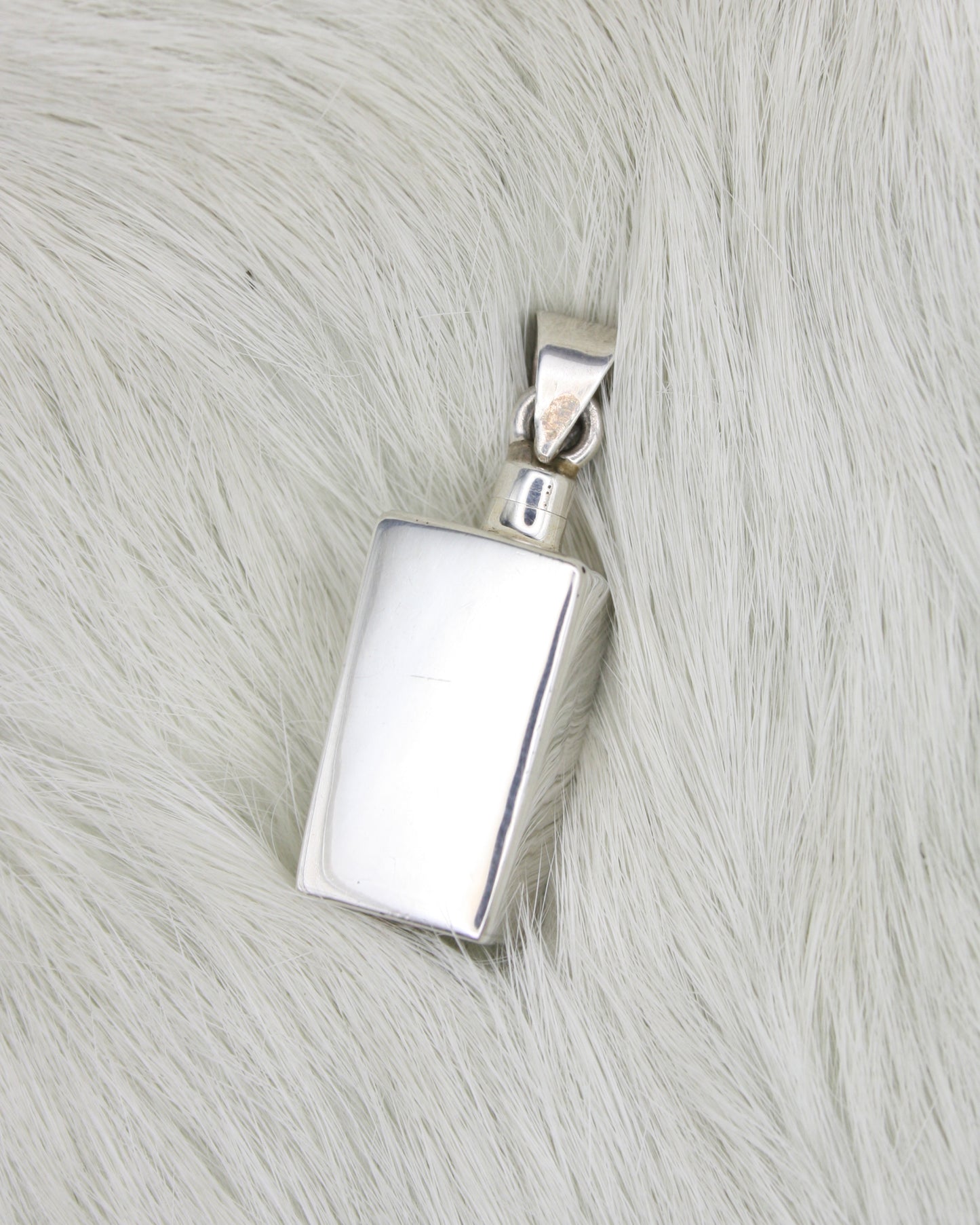 PRISM SILVER PLEATED PERFUME BOTTLE PENDANT