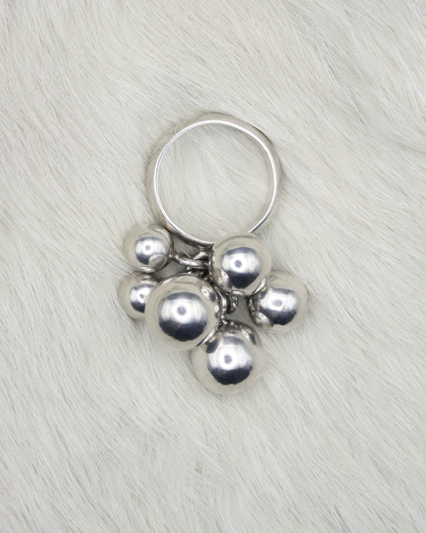 BIG DANGLING SPHERES SILVER RING