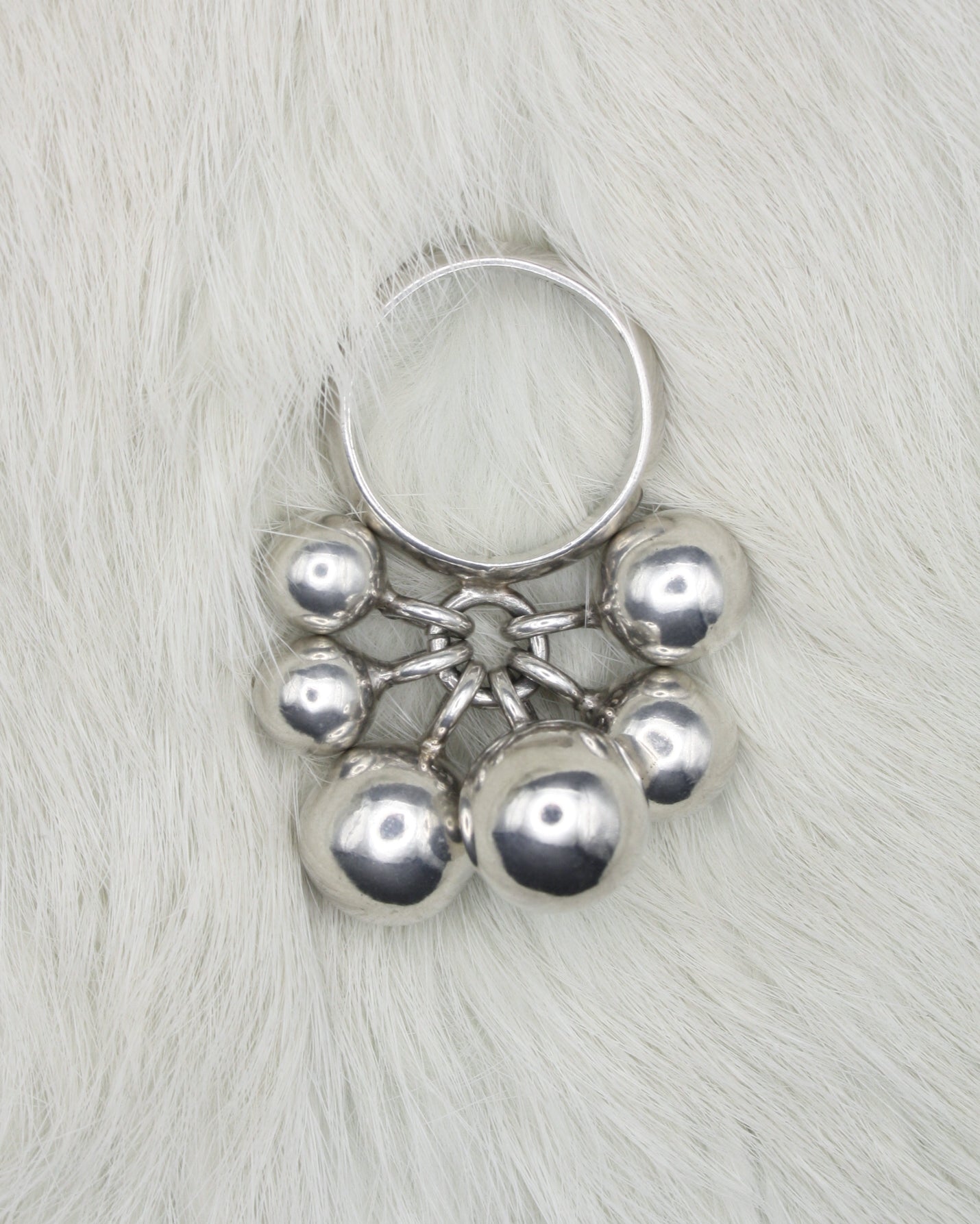 BIG DANGLING SPHERES SILVER RING