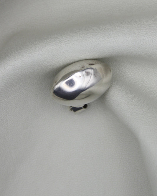 OBLATE BOTTLE SILVER PLEATED PENDANT