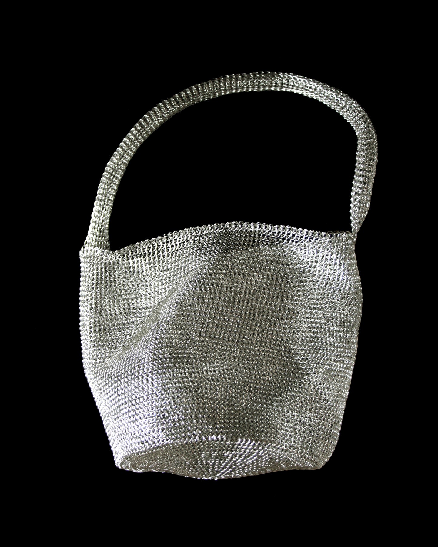 CILINDER HANDWOVEN METAL SMALL BAG
