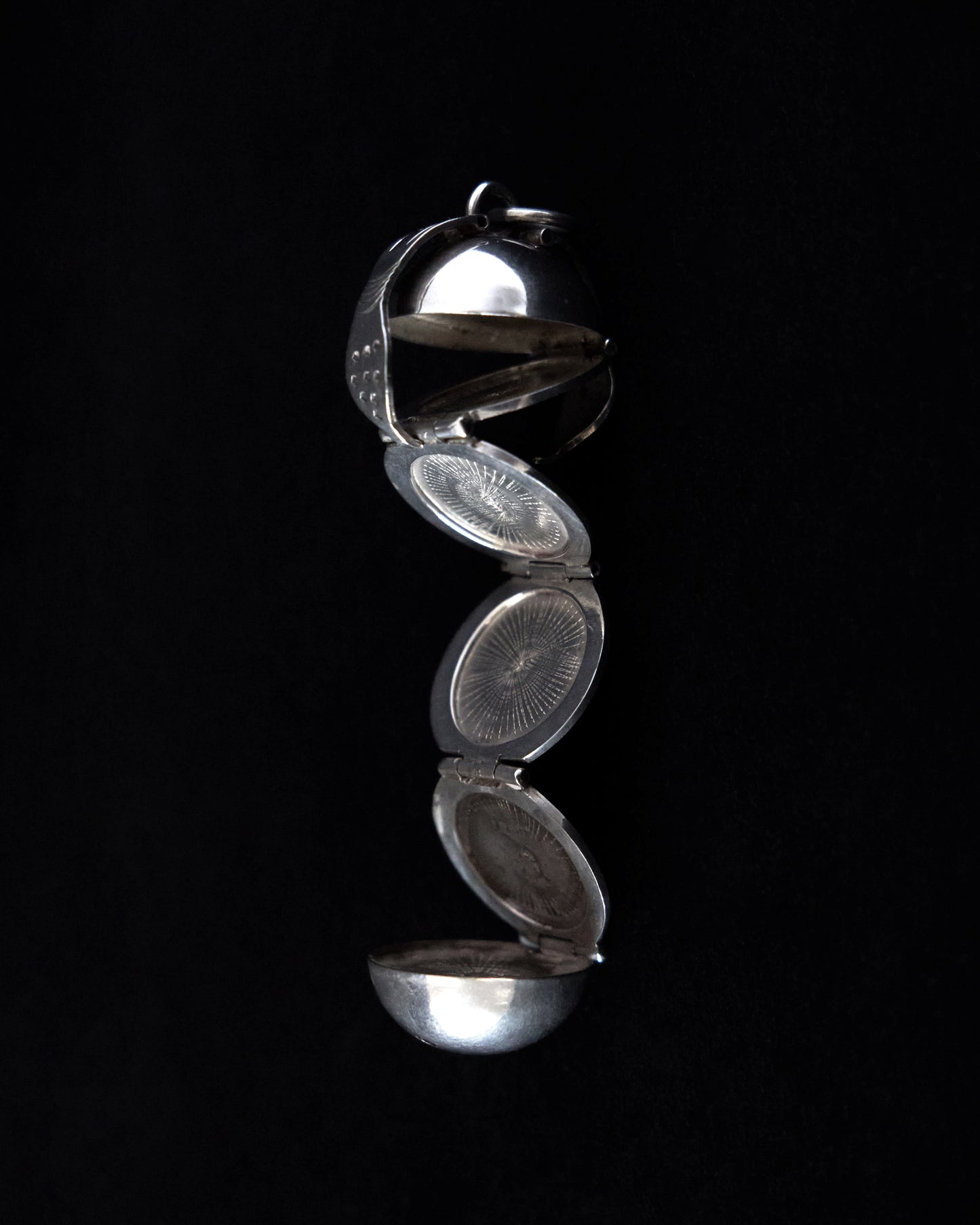 FOLD OUT ORB SILVER PENDANT