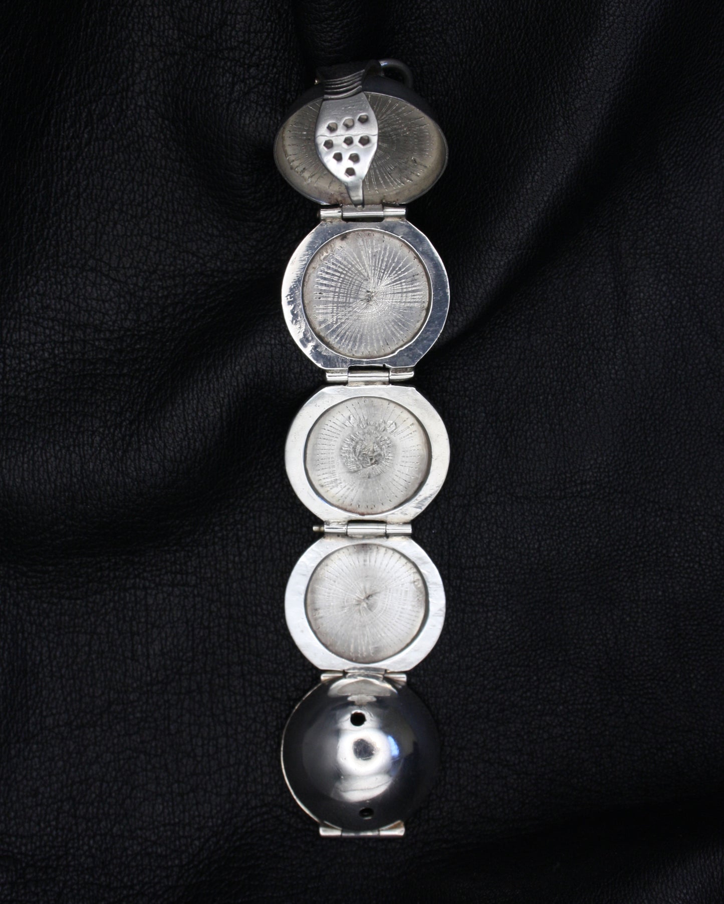 FOLD OUT ORB SILVER PENDANT