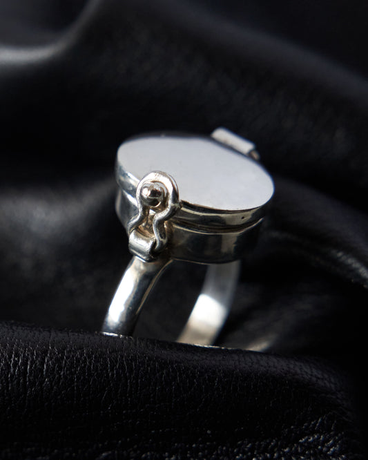 LOCKET SILVER PLEATED RING